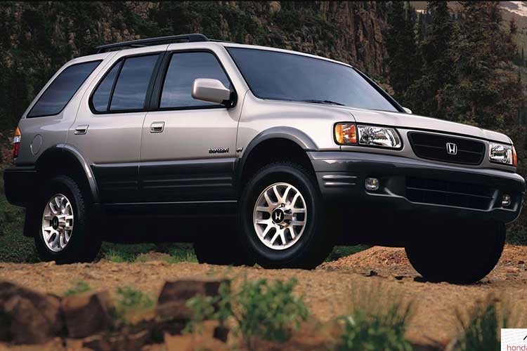 Mẫu  xe SUV Honda Passport được thương hiệu ôtô Nhật Bản cho ra đời năm 1993 và kết thúc cuộc đời vào năm 2002. Nó là một trong những mẫu xe mà Honda phát triển để thử nghiệm ở phân khúc SUV. Do đó, nó chỉ tồn tại chỉ 2 thế hệ là đời 1993-97 và đời 1997-2002.